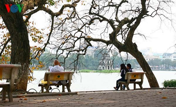 Un jour ensoleillé au lac de l'Epée restituée - ảnh 2