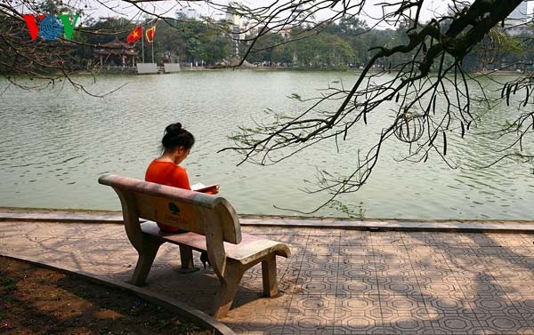 Un jour ensoleillé au lac de l'Epée restituée - ảnh 4