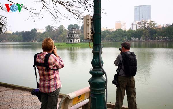 Un jour ensoleillé au lac de l'Epée restituée - ảnh 5