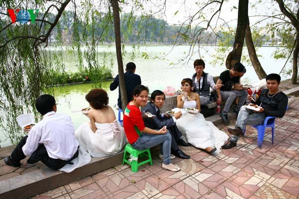 Un jour ensoleillé au lac de l'Epée restituée - ảnh 12