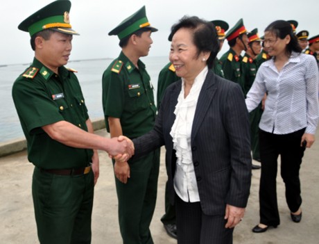 Nguyen Thi Doan en visite à Co To - ảnh 1