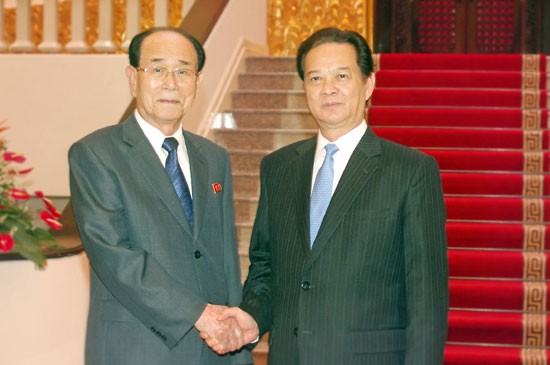 Nguyên Tân Dung s’est entretenu avec Kim Yong Nam - ảnh 1