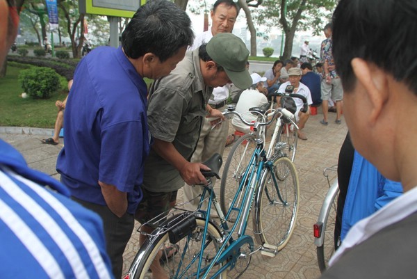 Vélos anciens - un loisir du troisième âge hanoien - ảnh 3