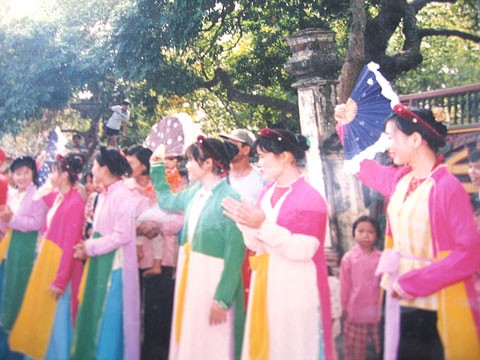 Le “chèo tàu”, une spécialité de Tân Hội - ảnh 1