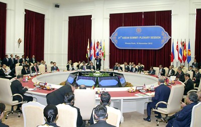 Le Premier Ministre Nguyên Tân Dung à l'ouverture du 21ème sommet de l’ASEAN - ảnh 1