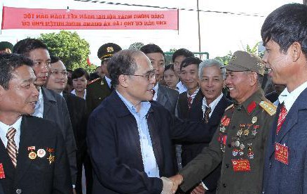 Nguyên Sinh Hùng à la fête de grande union nationale à Hung Yên - ảnh 1