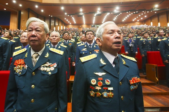 Meeting solennel célébrant les 40 ans de la victoire du Dien Bien Phu aérien - ảnh 3