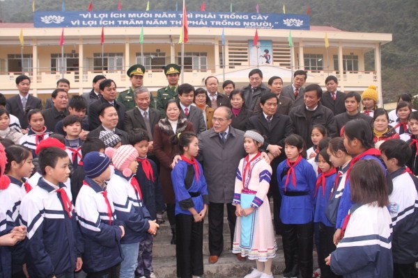 Nguyen Sinh Hung en tournée à Cao Bang - ảnh 1