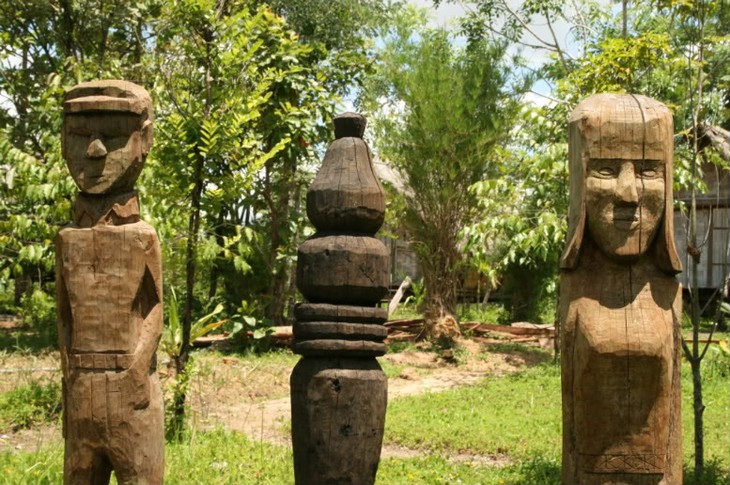 Sculpture sur bois sur les Hauts-Plateaux du Centre - ảnh 3