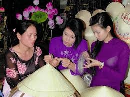 La France au festival des métiers traditionnels de Hue - ảnh 1