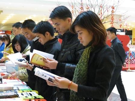 Journée de la lecture gratuite à Indochina Plaza, rendez-vous des bibliophiles de Hanoi - ảnh 5