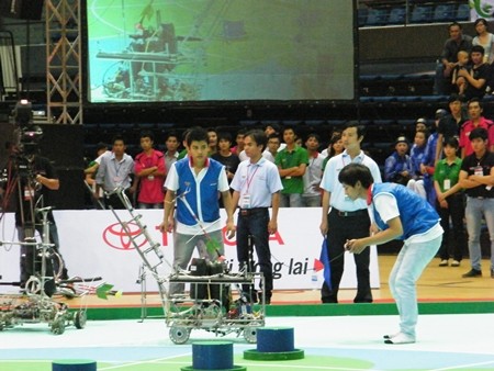 Danang accueille la finale du concours « Robocon Vietnam 2013 » - ảnh 1