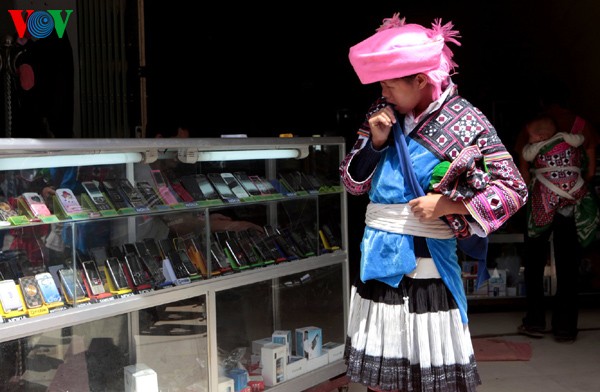 Un marché forain à Dào San - Lai Châu - ảnh 3