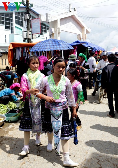 Un marché forain à Dào San - Lai Châu - ảnh 6