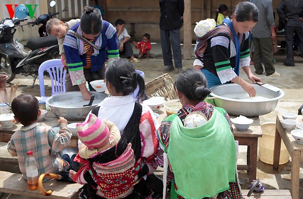 Un marché forain à Dào San - Lai Châu - ảnh 7