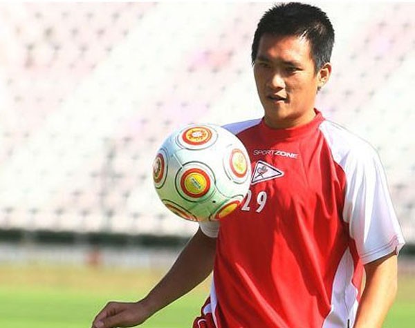 Les fans vietnamiens saluent les joueurs d’Arsenal - ảnh 2