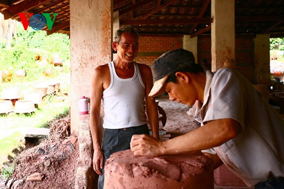 Dai Hung - grande prospérité - histoire d'un ancien four de poterie - ảnh 18