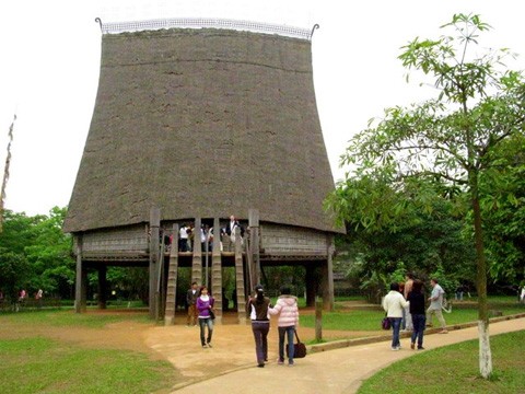 Balade au musée d'ethnographie du Vietnam - ảnh 2