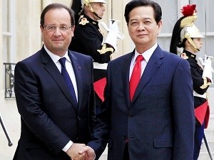 Le Vietnam et la France sont officiellement passés au partenariat stratégique - ảnh 1