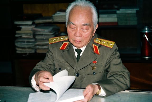 Abdelaziz Bouteflika : Vo Nguyen Giap, « l’un des plus grands révolutionnaires du monde »  - ảnh 1