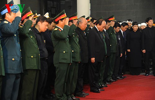 Visite de condoléances en mémoire du général Giap - ảnh 9