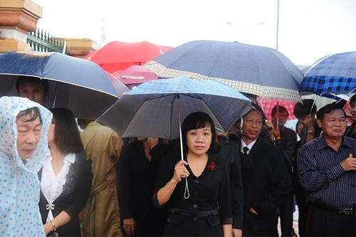 Dernier hommage au général Giap à Quang Binh, en dépit des intempéries - ảnh 8