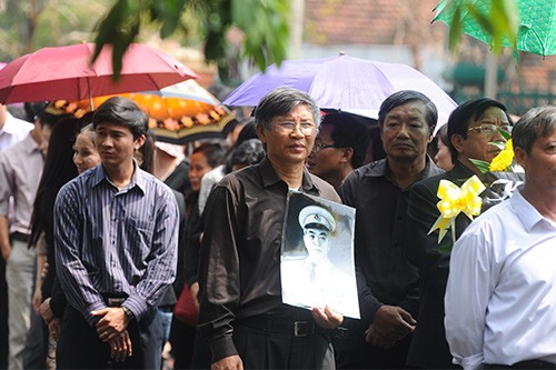 Dernier hommage au général Giap à Quang Binh, en dépit des intempéries - ảnh 12