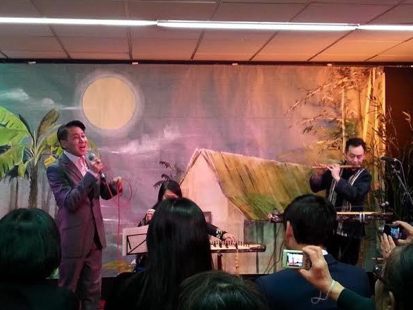 Soirée musicale à Paris en faveur des sinistrés du Centre Vietnam - ảnh 1