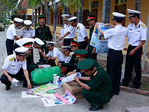 Les cadeaux du Tet sont prêts pour Truong Sa - ảnh 1