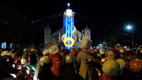 Un Noël fastueux au Vietnam - ảnh 2