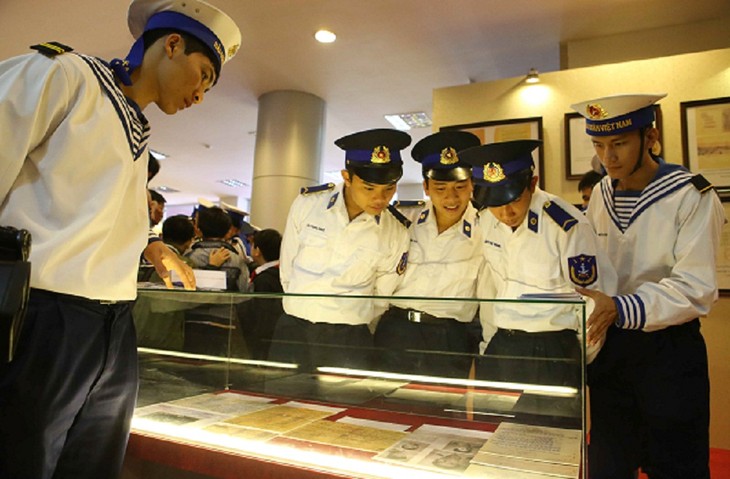 Expositions de cartes et de documents sur Hoang Sa et Truong Sa - ảnh 1