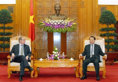 Le vice-Premier ministre Vu Van Ninh reçoit le vice-président de la banque mondiale - ảnh 1