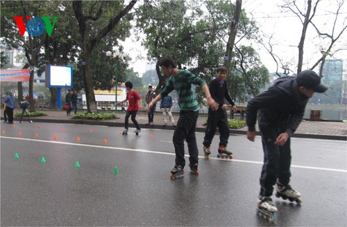  Le Festival des arts de la rue à Hanoi - ảnh 1