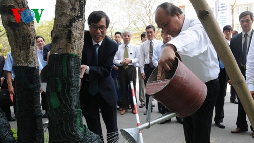 Déplacement de Nguyen Xuan Phuc dans la province de Thua Thien Hue - ảnh 1