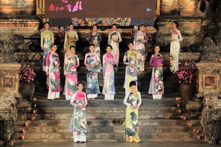 Festival de Hue 2014: Ouverture de la fête de l’ao dai - ảnh 1