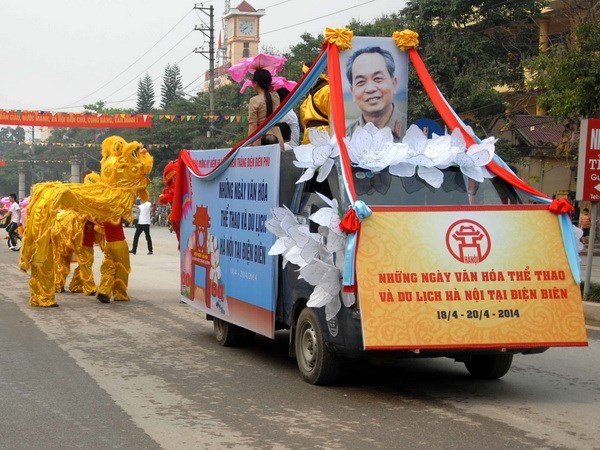 Diverses activités en l’honneur du 60ème anniversaire de la victoire de Dien Bien Phu - ảnh 1