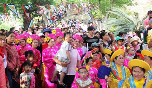 Ouverture de la Fête de Ponagar 2014 - ảnh 1