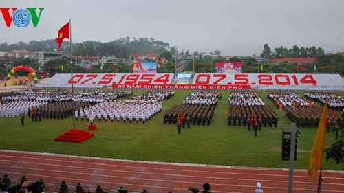 Meeting en l’honneur des 60 ans de la victoire de Dien Bien Phu - ảnh 1