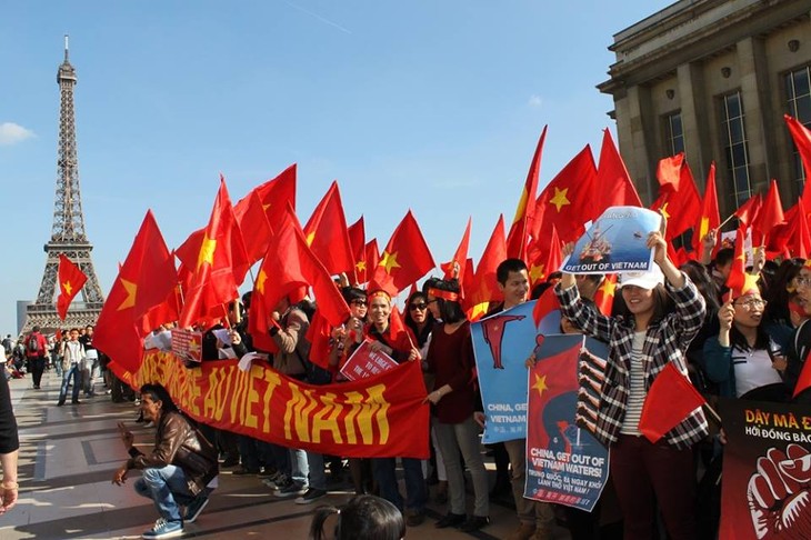 Les Vietkieu et les étrangers soutiennent l’oeuvre de défense de la souveraineté nationale - ảnh 1