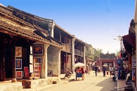 Hoi An fête le 15e anniversaire de son inscription au patrimoine culturel mondial  - ảnh 1