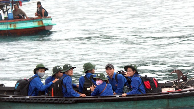 Des jeunes attachés à la mer et aux îles du pays - ảnh 1