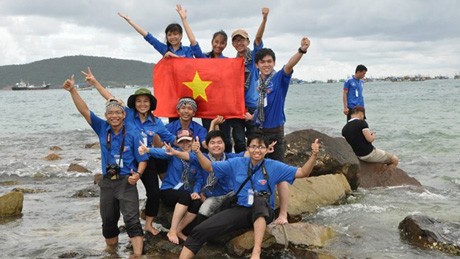 Des jeunes attachés à la mer et aux îles du pays - ảnh 4