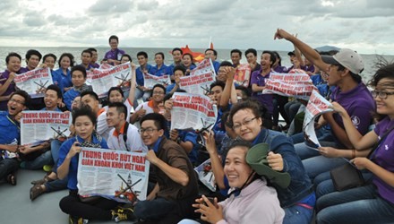 Des jeunes attachés à la mer et aux îles du pays - ảnh 2