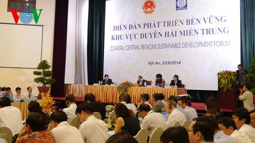 Forum : pour le développement durable du littoral du Centre  - ảnh 1