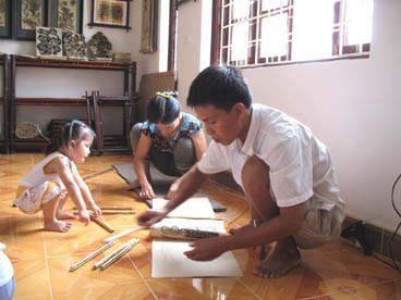 Le village de Dong Ho où l’âme vietnamienne se cache dans les estampes populaires - ảnh 2