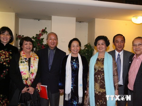 La vice-présidente Nguyen Thi Doan rencontre la diaspora vietnamienne en France - ảnh 1