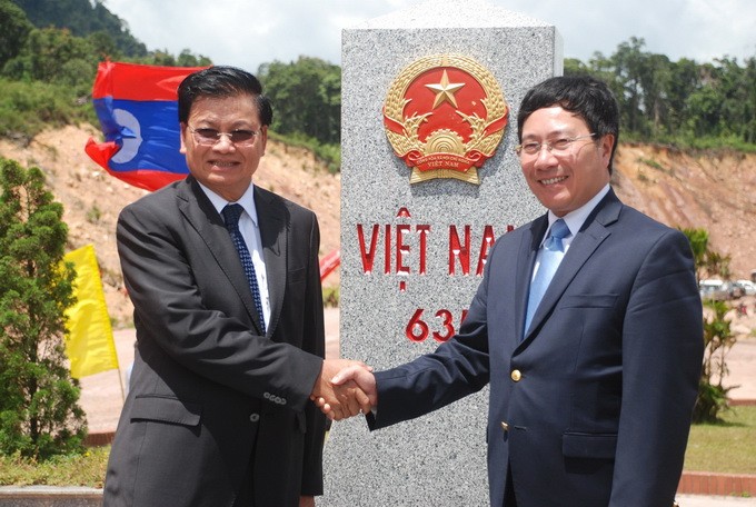 Pham Binh Minh rencontre son homologue laotien à Quang Tri - ảnh 1