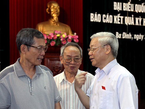 Le secrétaire général Nguyen Phu Trong rencontre l’électorat de Hanoi - ảnh 1