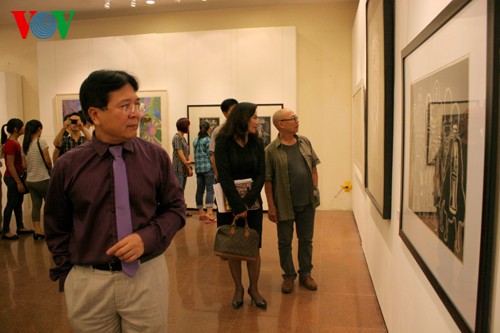 Vernissage de l’exposition des beaux arts pour les jeunes 2014 - ảnh 1