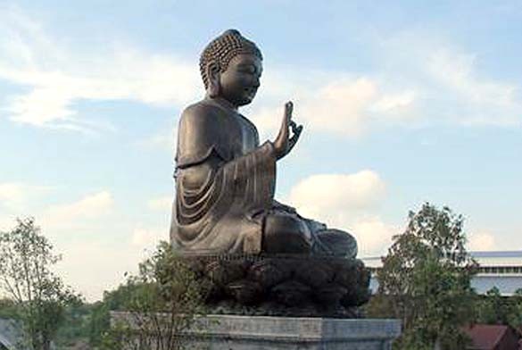 Inauguration de la plus grande statue de Bouddha en cuivre d’Asie du Sud-Est - ảnh 1